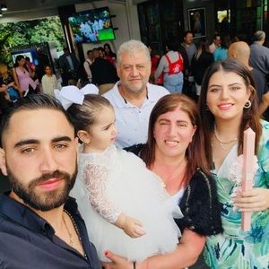 Meet your Posher, Nada